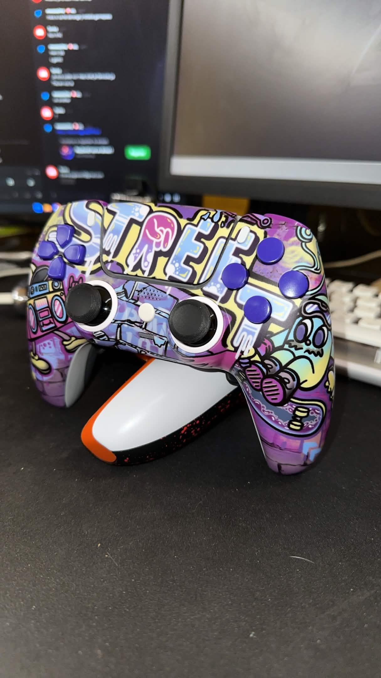 PS5 DualSense Graffiti Custom